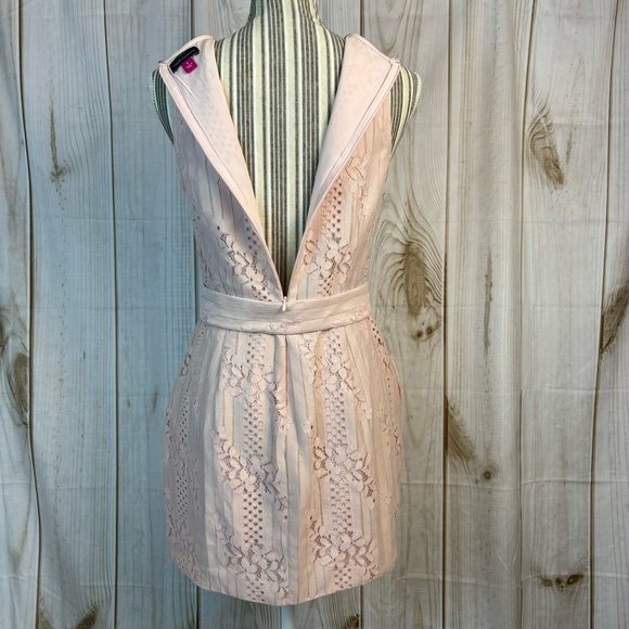 Vince Camuto Lace Floral Design Mini Dress with Tie Belt Lined Pink Size 6 - Picture 6 of 11